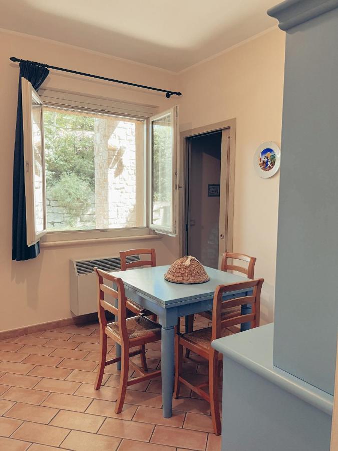 Hostal Residenze L'Alberata Collazzone Exterior foto
