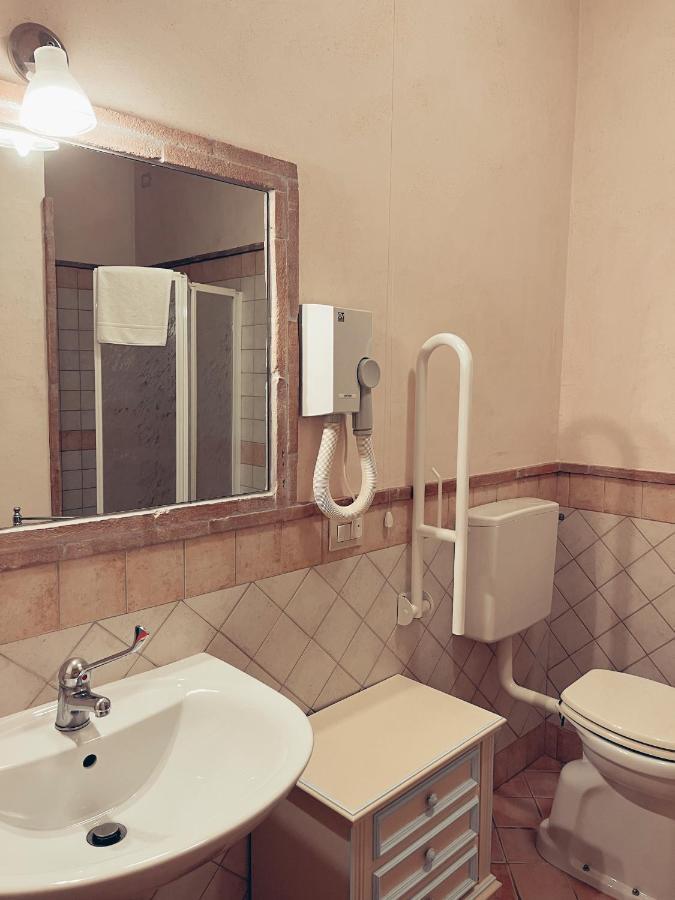 Hostal Residenze L'Alberata Collazzone Exterior foto