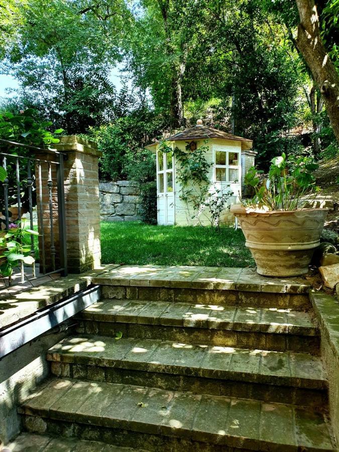 Hostal Residenze L'Alberata Collazzone Exterior foto